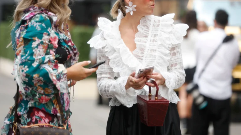 How to Use Accessories to Transform an Outfit
