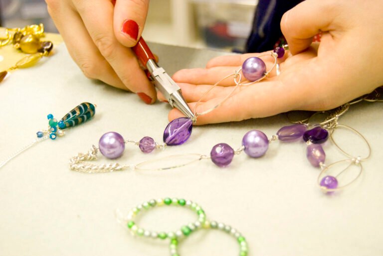The Benefits of Using Acrylic Sheets for Design Projects